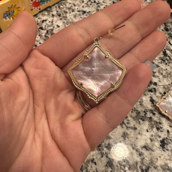 Kendra Scott Kirsten Pink Pearl gold drop Earrings - Picture 2 of 3